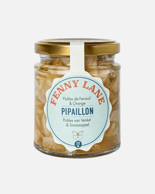 Glas mit eingelegtem Bio-Fenchel und Orange von Pipaillon, etikettiert „Fenny Lane“, vor weißem Hintergrund.