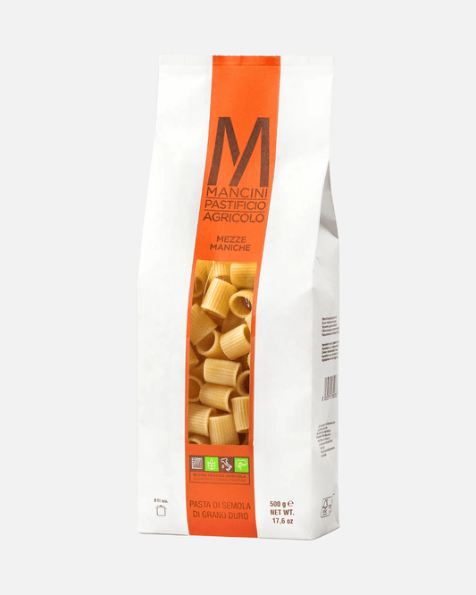 Mancini Mezze Maniche in weiß-orangefarbener 500g-Packung mit Sichtfenster, aus Hartweizengrieß und eigenem Anbau in Italien.