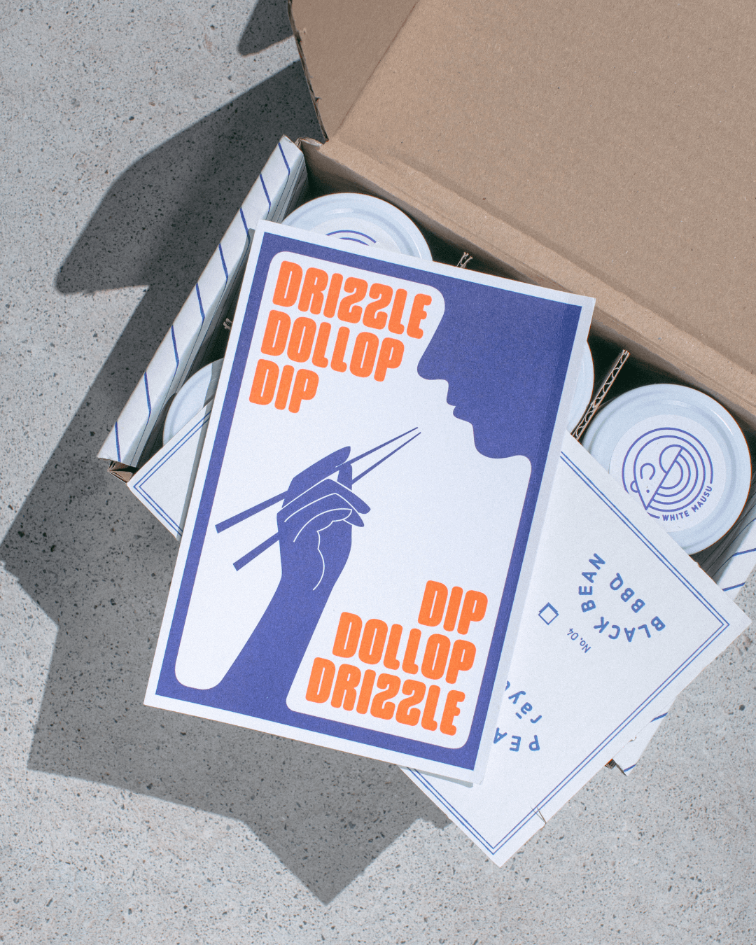 White Mausu Geschenkbox mit Dip Dollop Drizzle Karte.